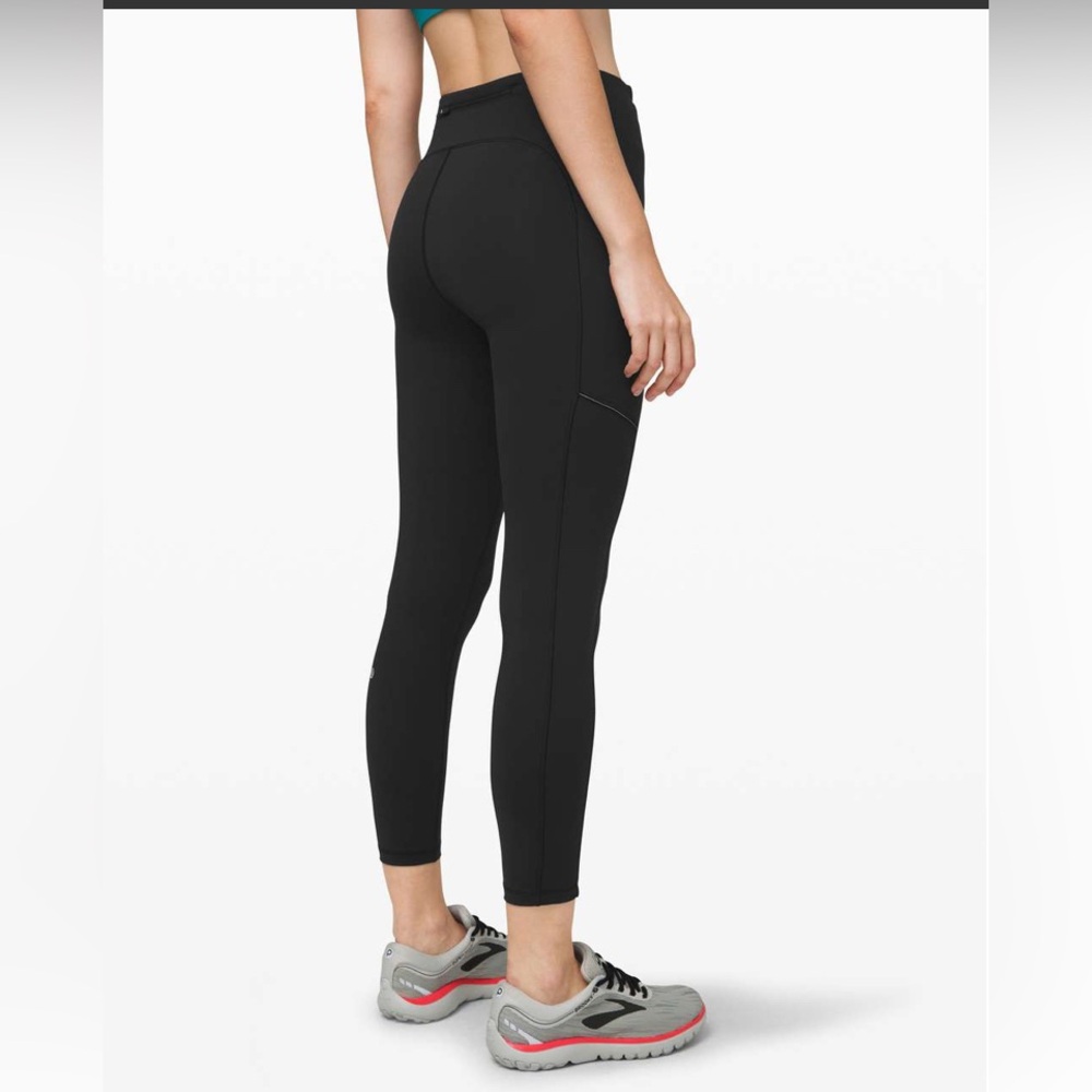 Lululemon Speed Up Tight 25" Black size 10 EUC